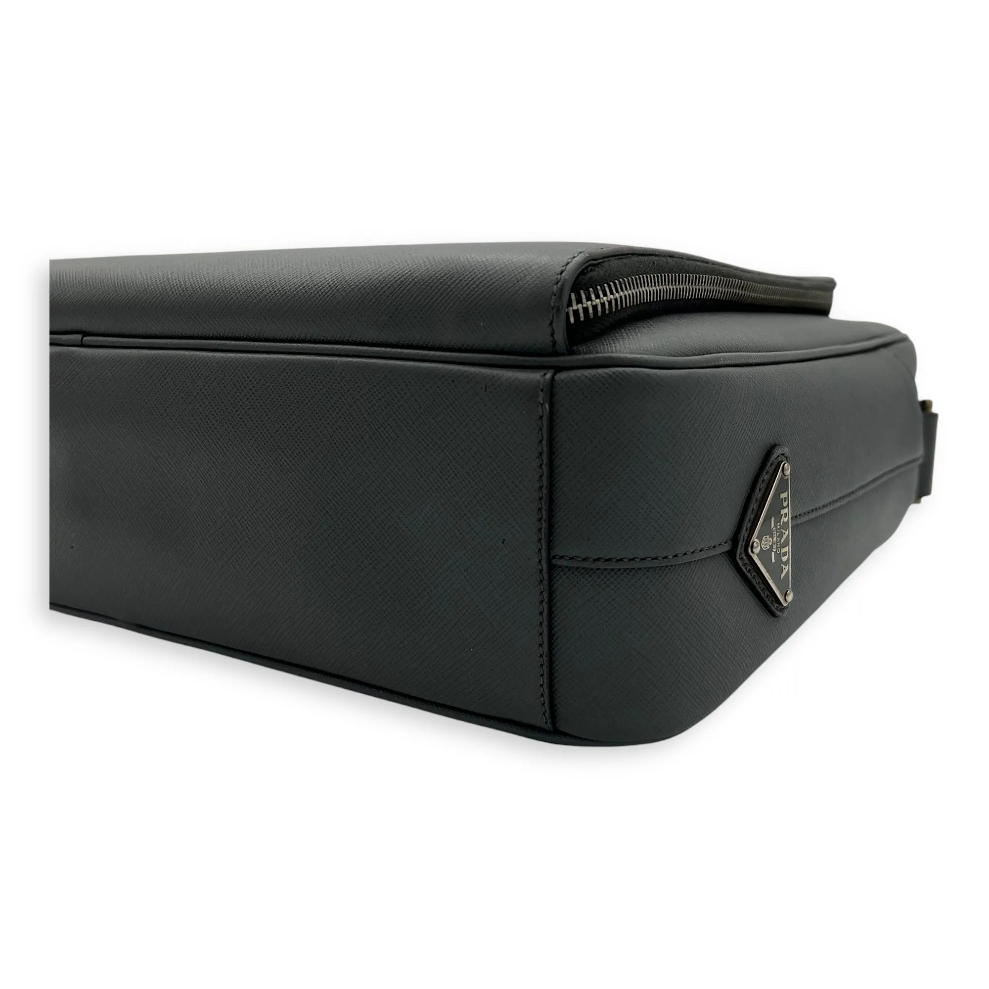 Travel Messenger  Messenger Bag Grey in Saffiano Leather, Silver