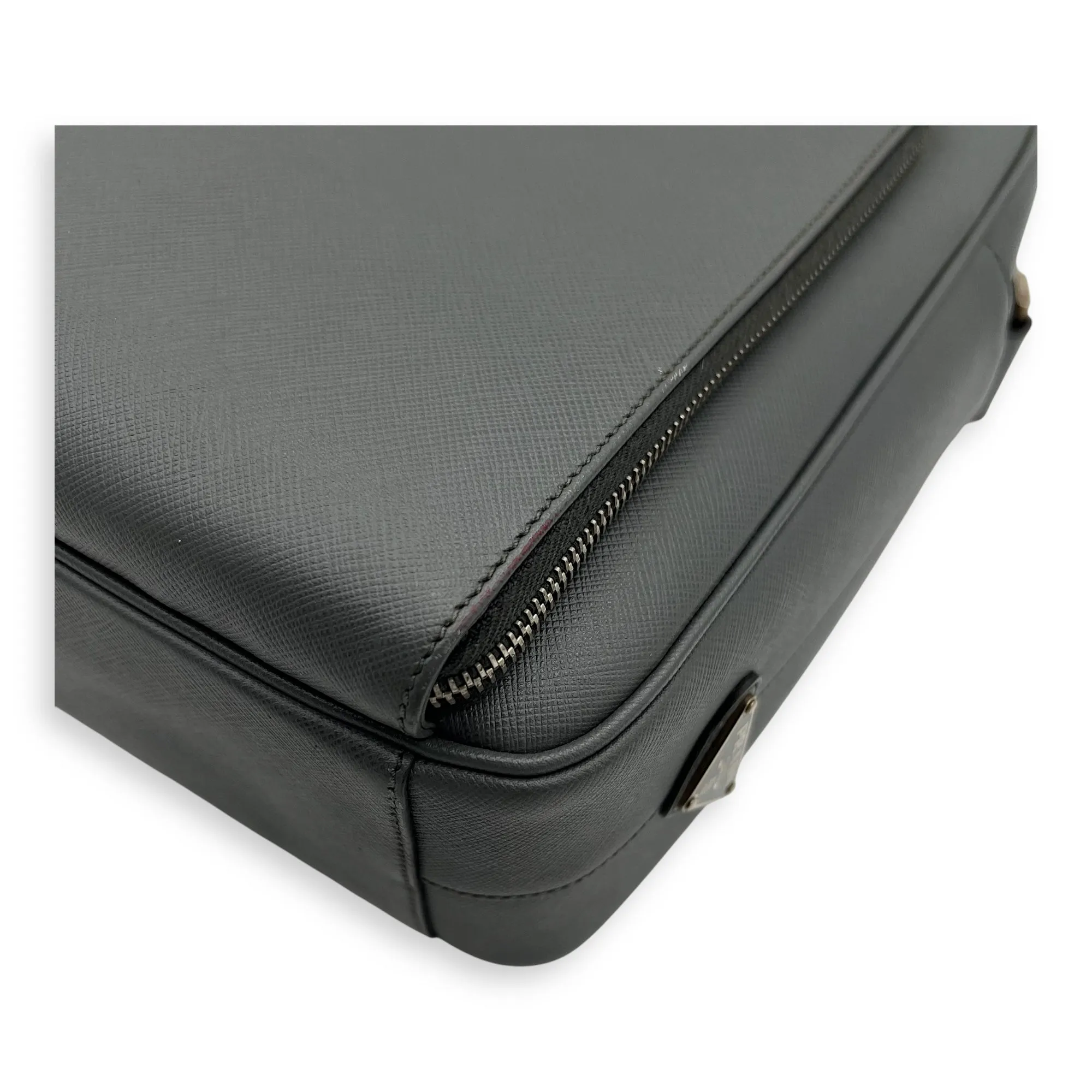 Travel Messenger  Messenger Bag Grey in Saffiano Leather, Silver