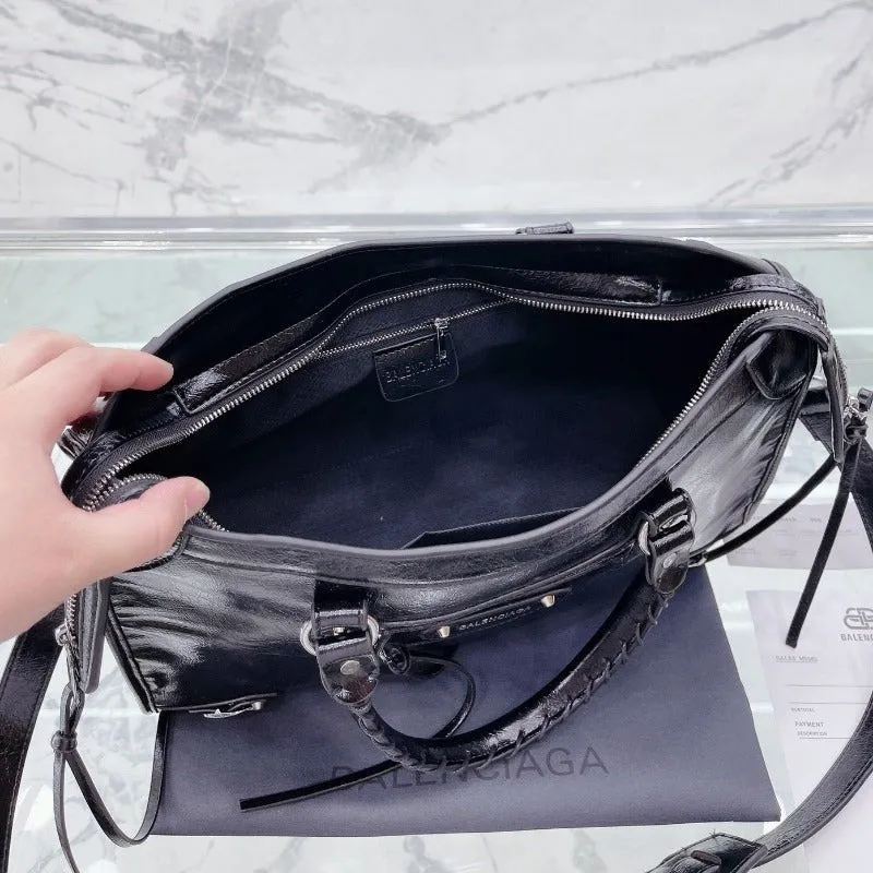 VELORA - Classic City Handbag Black