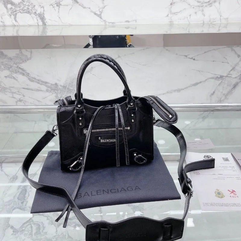VELORA - Classic City Handbag Black
