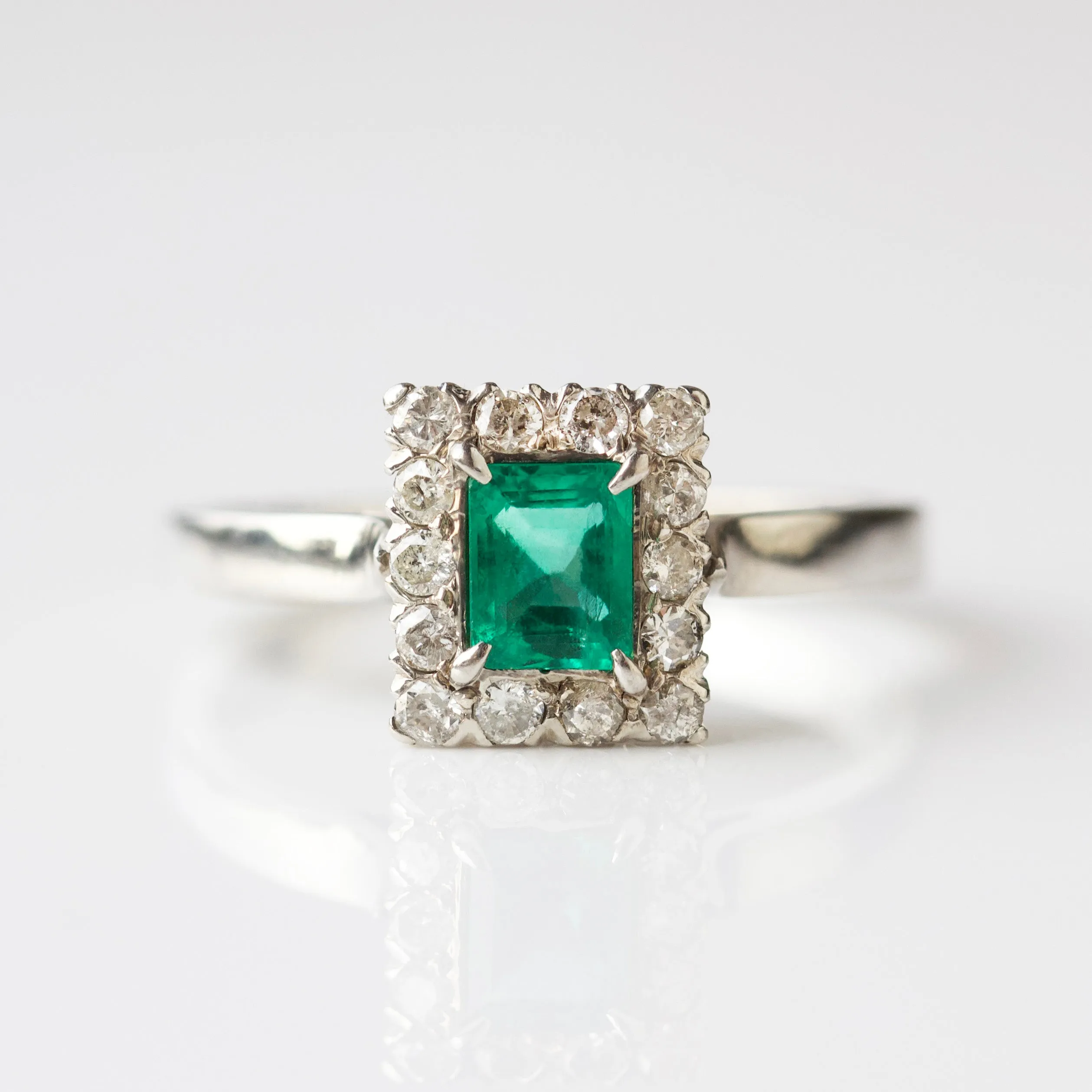 Vintage Emerald and Diamond 18k White Gold Ring - UK Size O