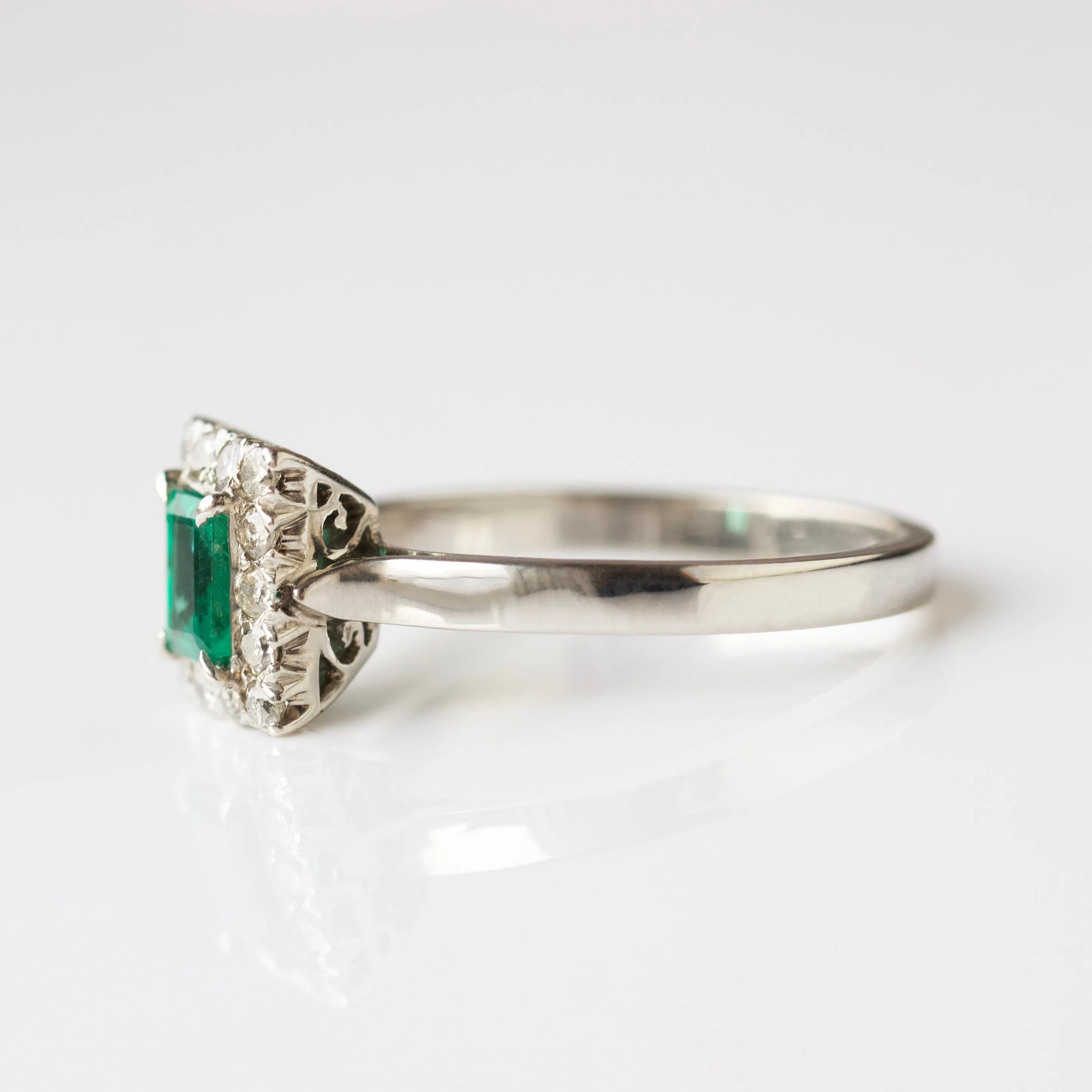 Vintage Emerald and Diamond 18k White Gold Ring - UK Size O