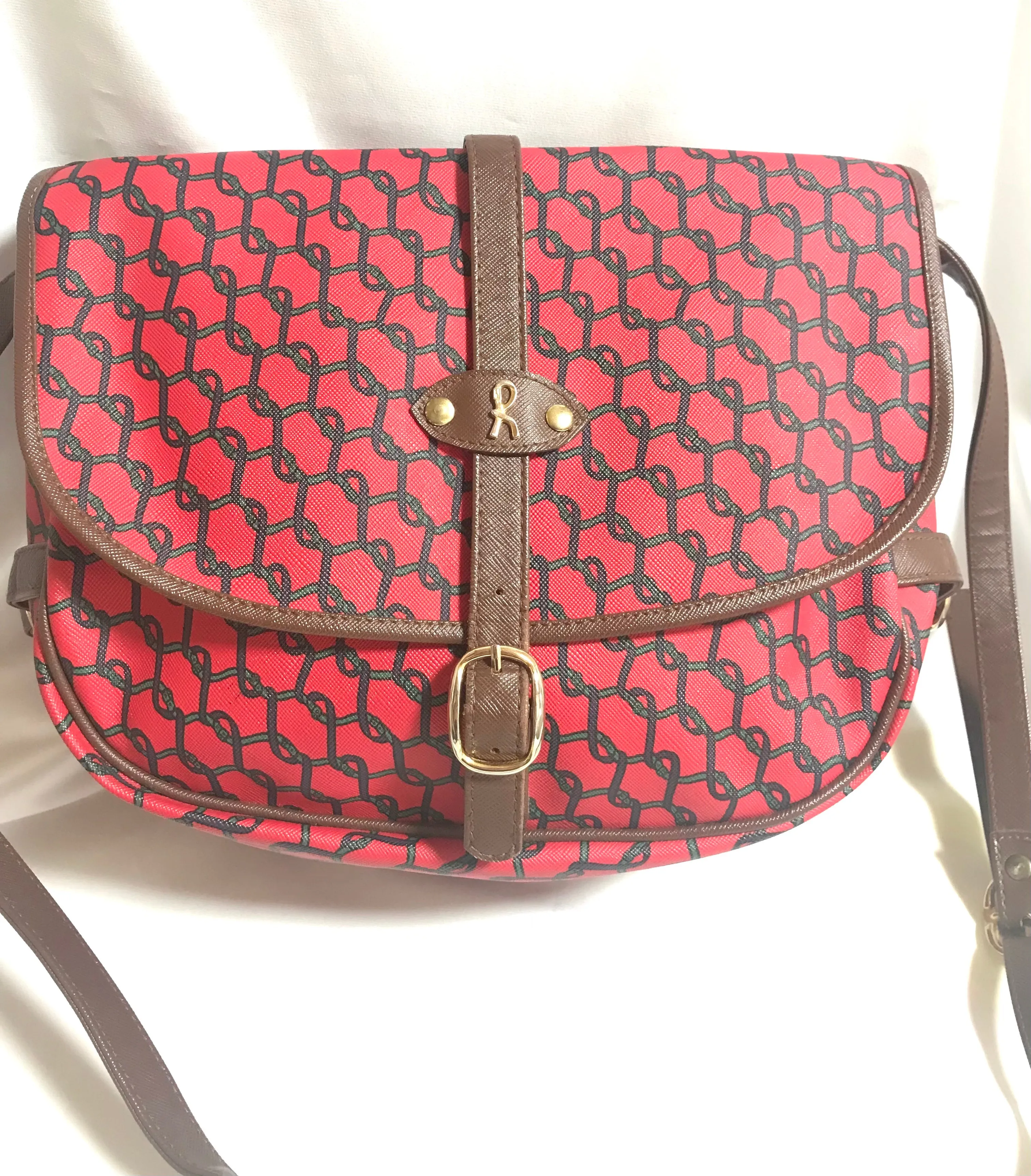 Vintage Roberta di Camerino red and brown saumur messenger shoulder bag with leather trimmings with R logo motif.  Made in USA. 060711r2
