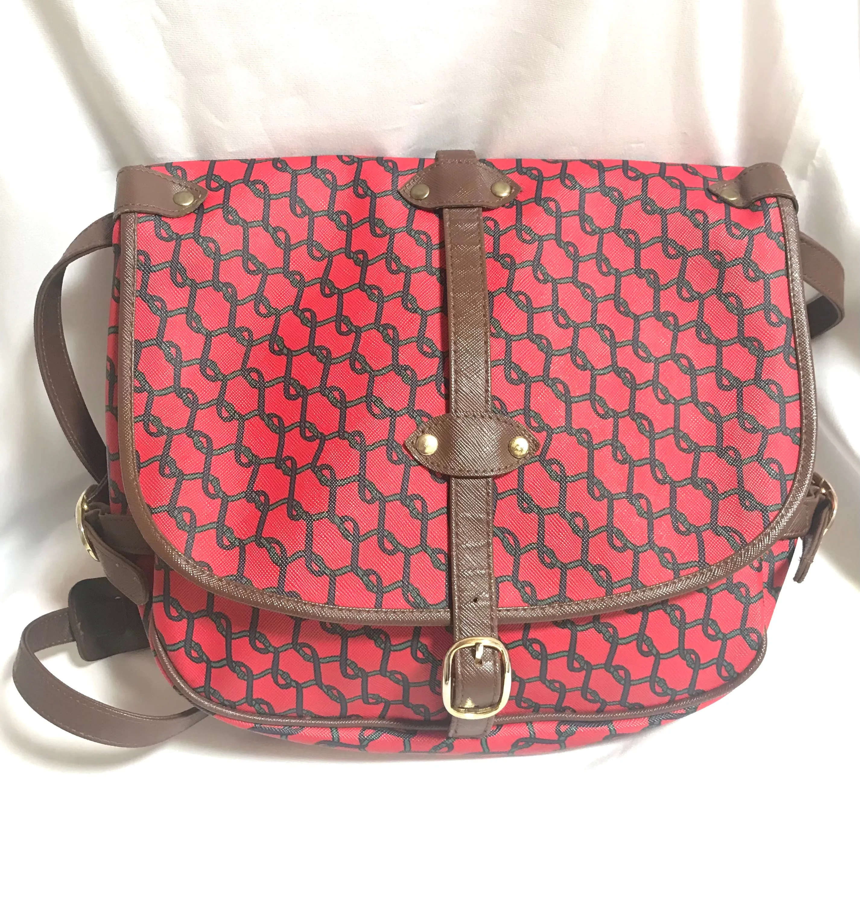 Vintage Roberta di Camerino red and brown saumur messenger shoulder bag with leather trimmings with R logo motif.  Made in USA. 060711r2