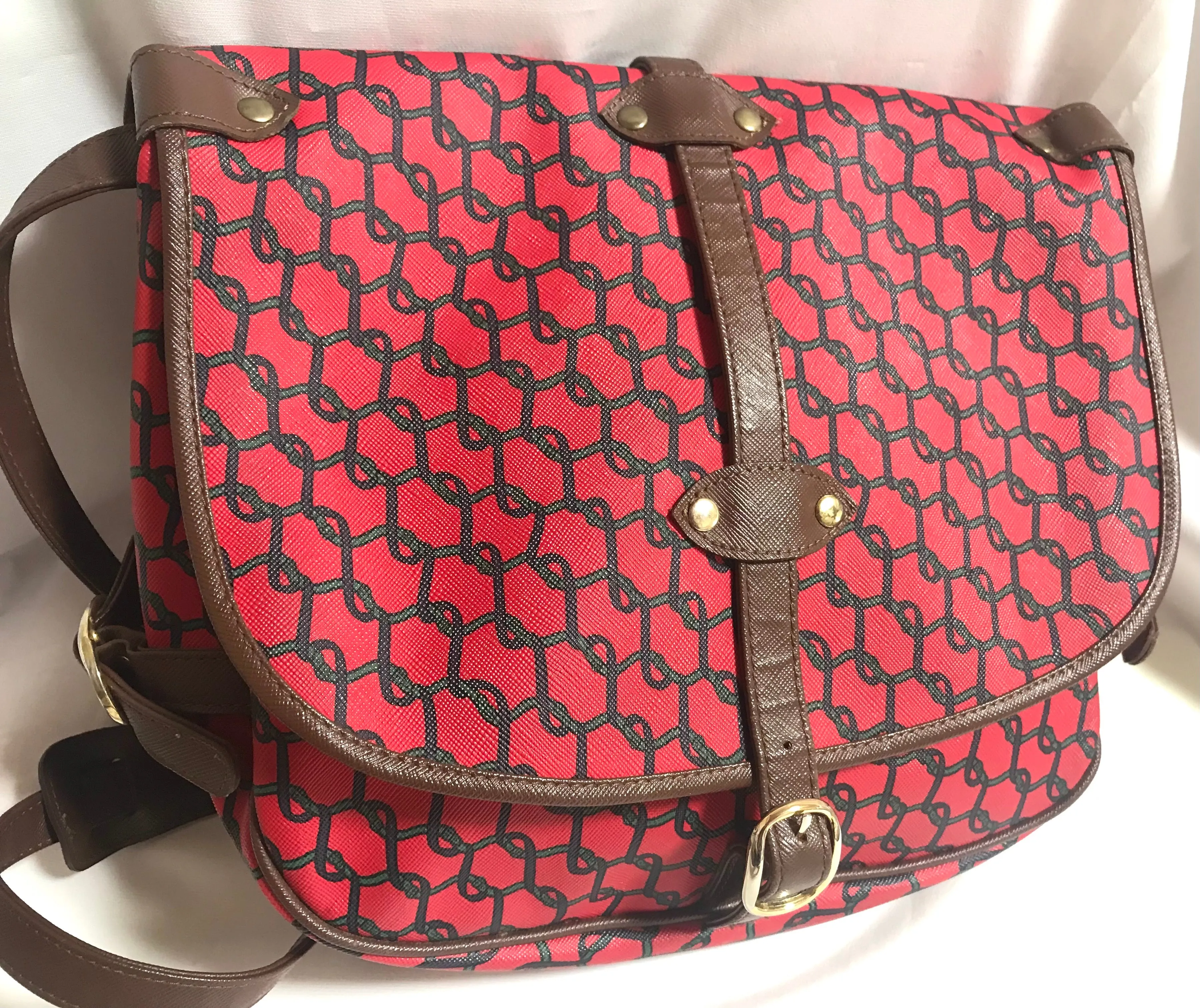 Vintage Roberta di Camerino red and brown saumur messenger shoulder bag with leather trimmings with R logo motif.  Made in USA. 060711r2