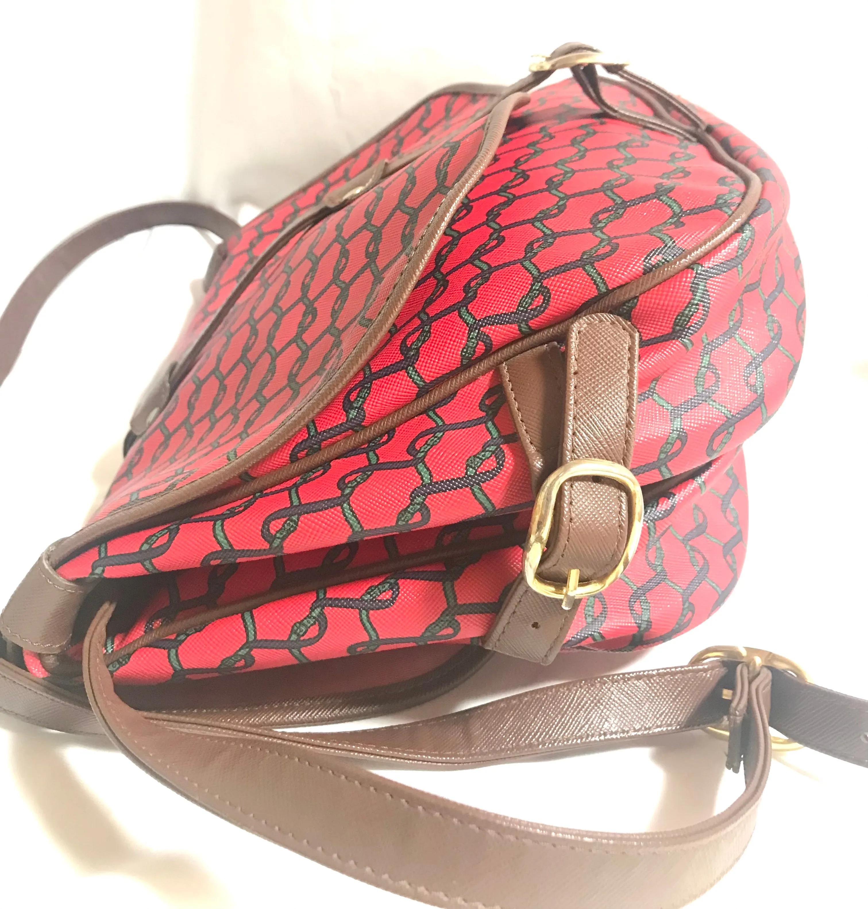 Vintage Roberta di Camerino red and brown saumur messenger shoulder bag with leather trimmings with R logo motif.  Made in USA. 060711r2