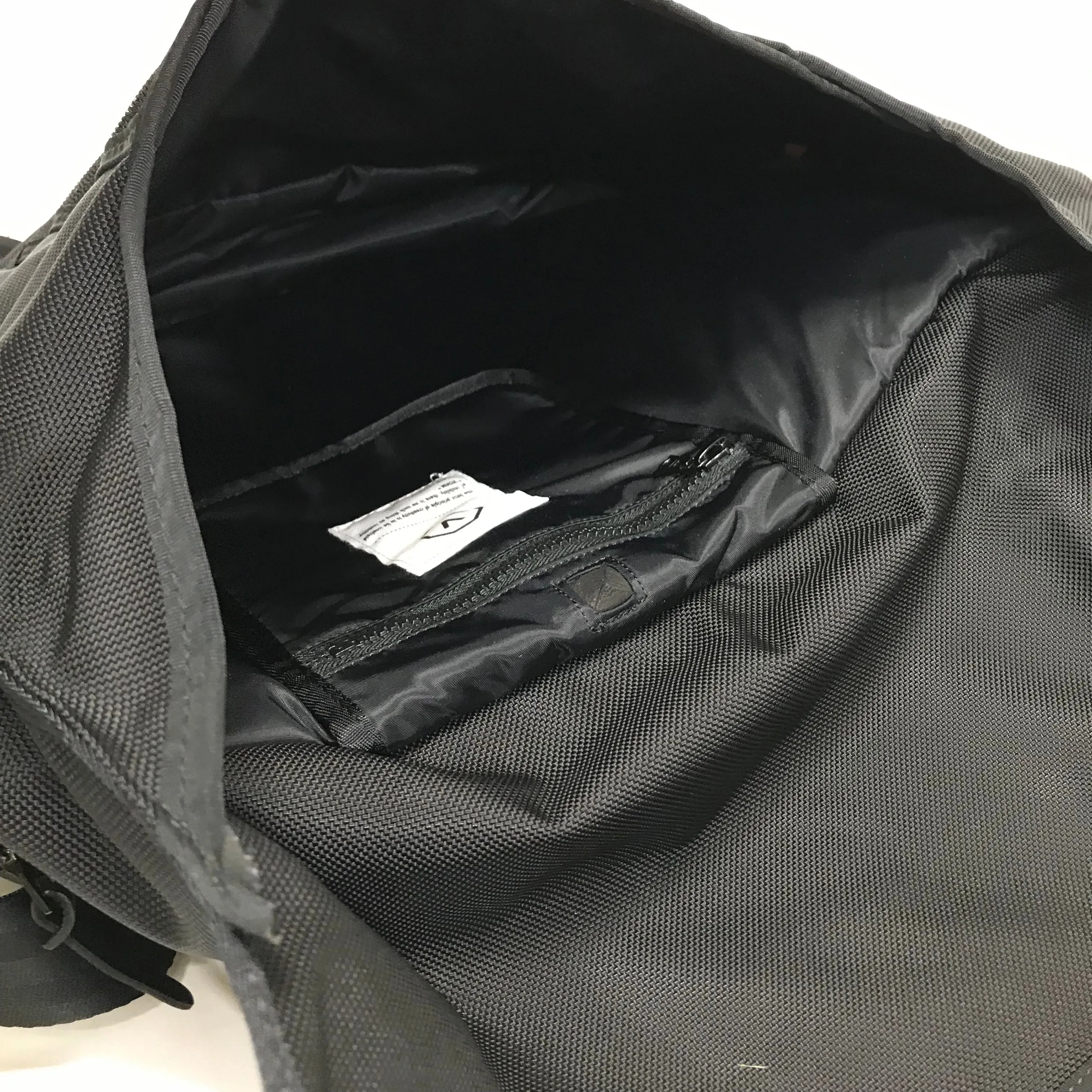 Visvim 08AW 18L E-Cat Shaker Ballistic Messenger Bag