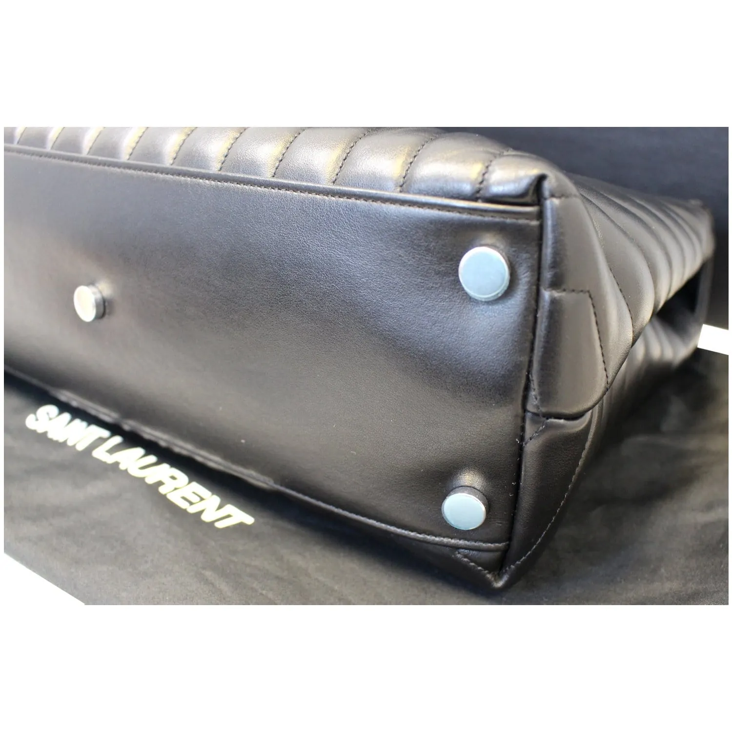 YVES SAINT LAURENT Large Loulou Calfskin Matelasse Chain Shoulder Bag