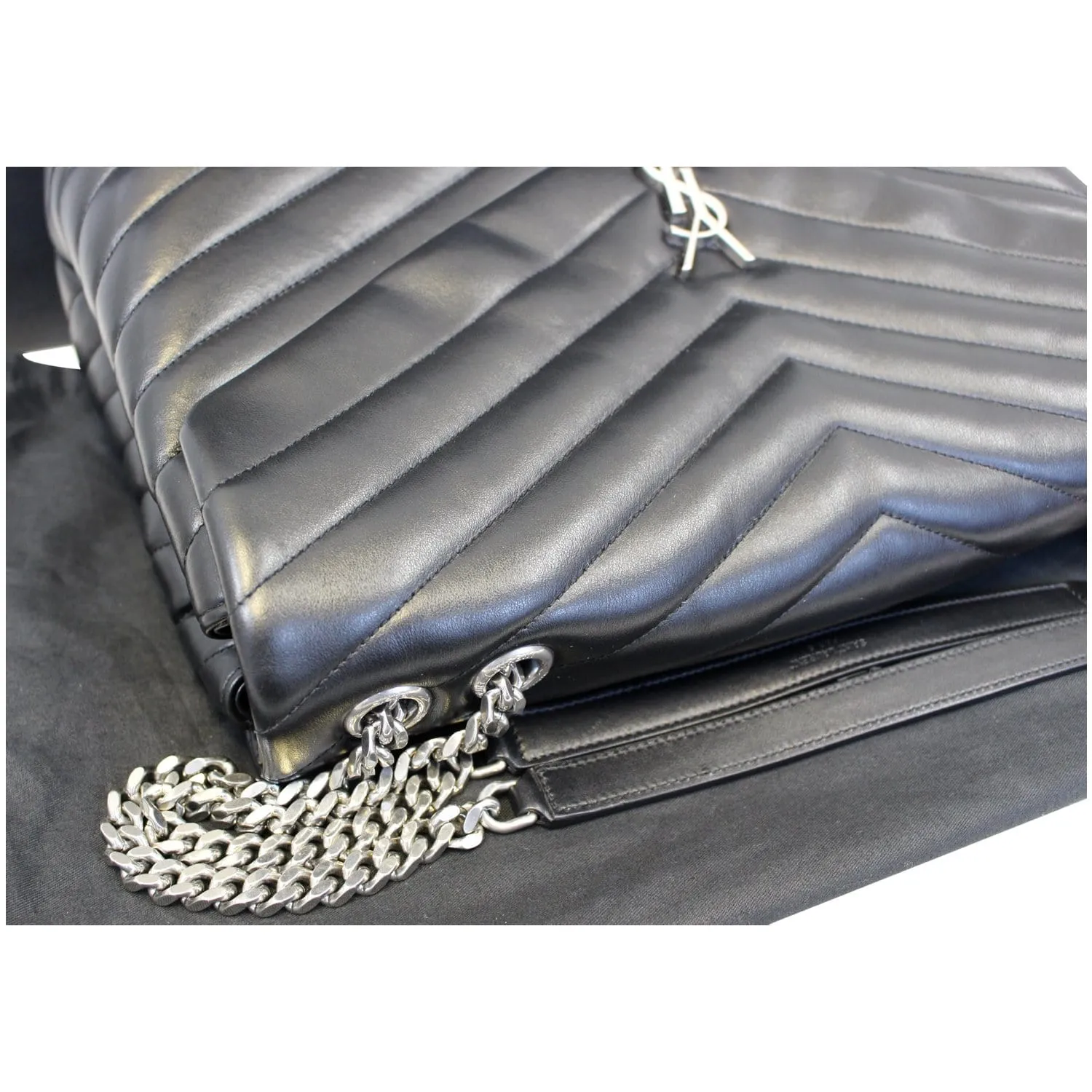 YVES SAINT LAURENT Large Loulou Calfskin Matelasse Chain Shoulder Bag