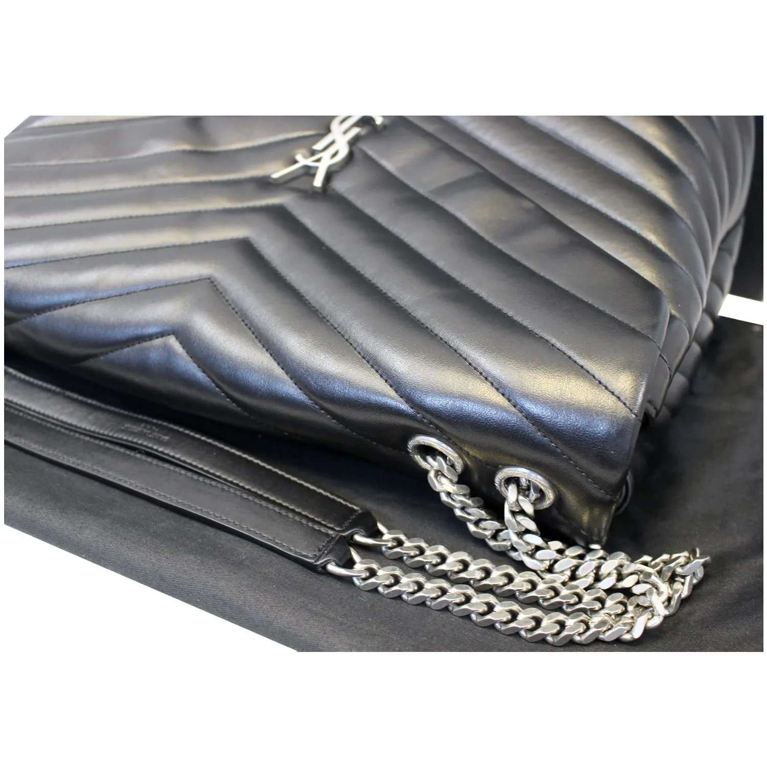 YVES SAINT LAURENT Large Loulou Calfskin Matelasse Chain Shoulder Bag
